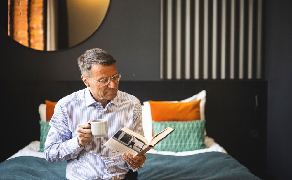 Man staying in Loft room