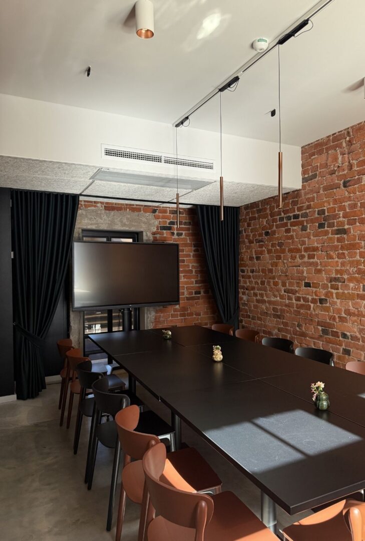 Stylish and cozy meeting space in Konepaja
