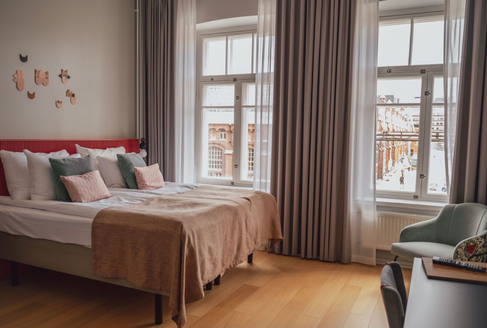 Superior_room_The_Folks_Hotel_Konepaja_Helsinki